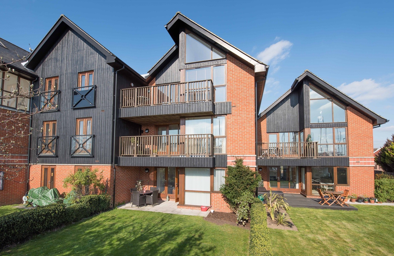 Swanwick Lane, Lower Swanwick, Southampton, Hampshire. SO31 7GT