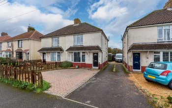 Pound Road, Bursledon, Southampton, Hampshire. SO31 8FF