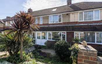 Cliffe Avenue, Hamble, Southampton, Hampshire. SO31 4LL