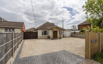 Hamble Lane, Bursledon, Southampton, Hampshire. SO31 8DR