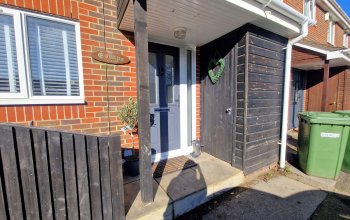Long Lane, Bursledon, Southampton, Hampshire. SO31 8BZ
