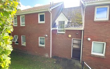 Phoenix Close, Bursledon, Southampton, Hampshire. SO31 8GX